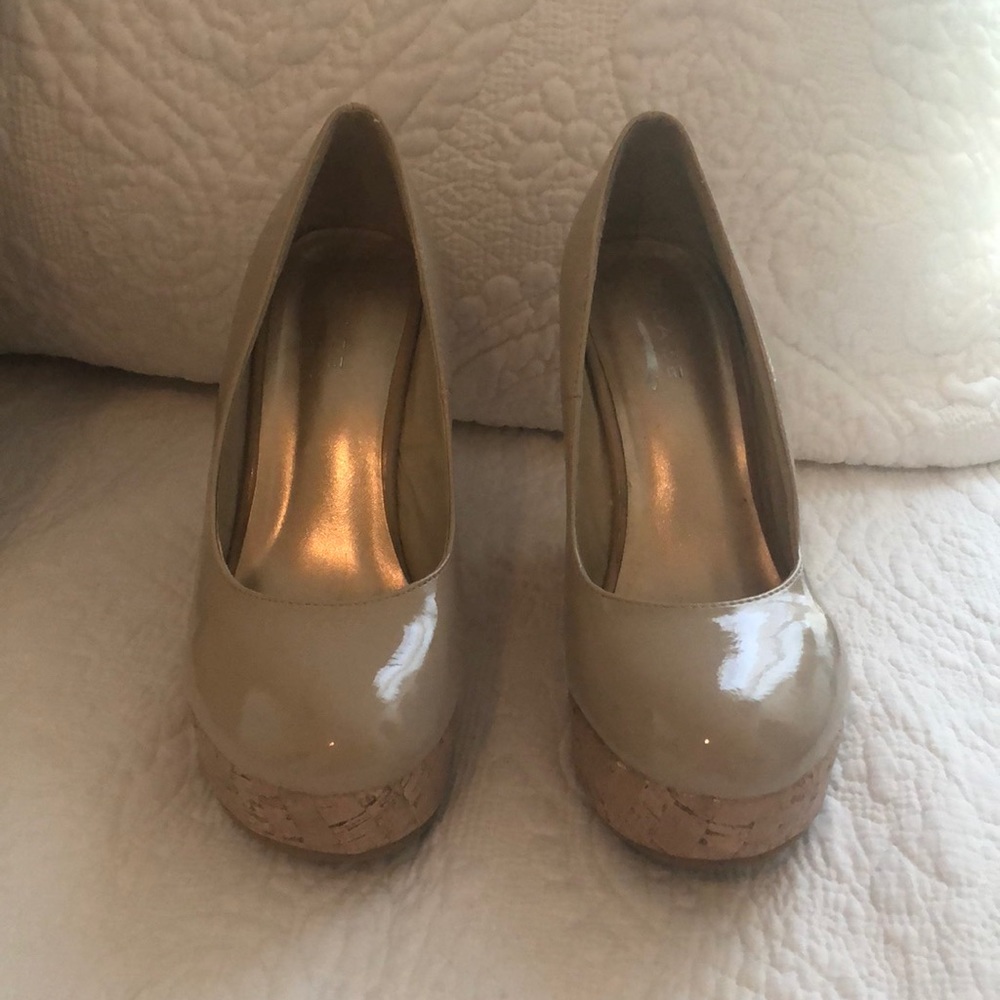 Nude Wedges